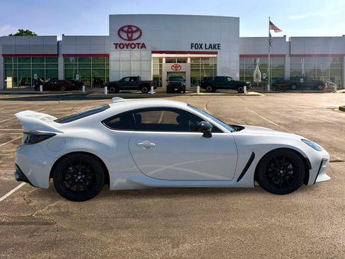 Used 2023 Toyota GR86 Premium w/ ALL Weather Mat Package (TMS) RWD image 6