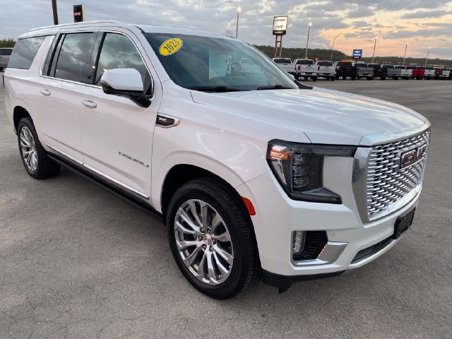 Used 2023 GMC Yukon XL Denali w/ Max Trailering Package AWD/4WD image 8