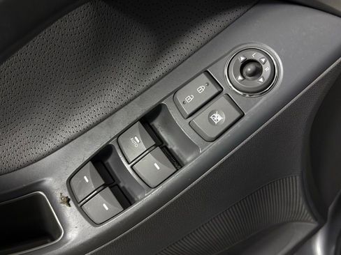 Used 2013 Hyundai Elantra Limited w/ Technology Pkg FWD image 14