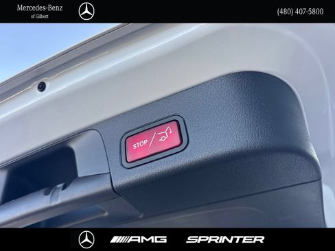 Certified 2026 Mercedes-Benz GLB 250 image 9