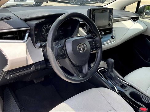 Used 2022 Toyota Corolla L image 16