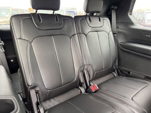 New 2025 Jeep Grand Cherokee L Limited w/ Black Appearance Package image 41