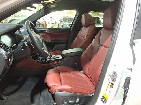 Used 2023 BMW X4 xDrive30i w/ Premium Package image 9