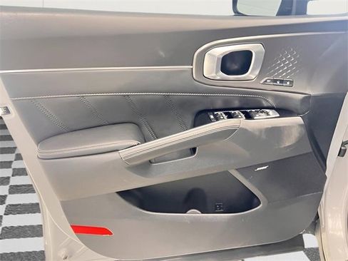 Used 2023 Kia Sorento SX image 16