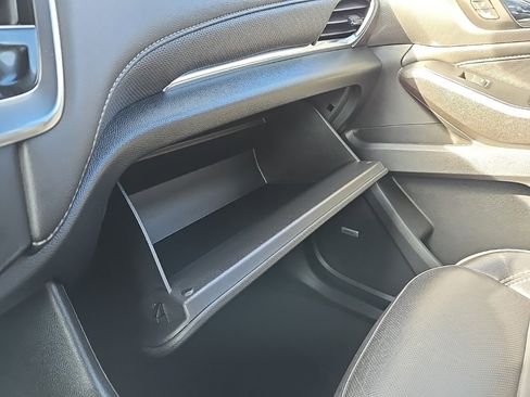 Used 2023 Chevrolet Traverse Premier image 43