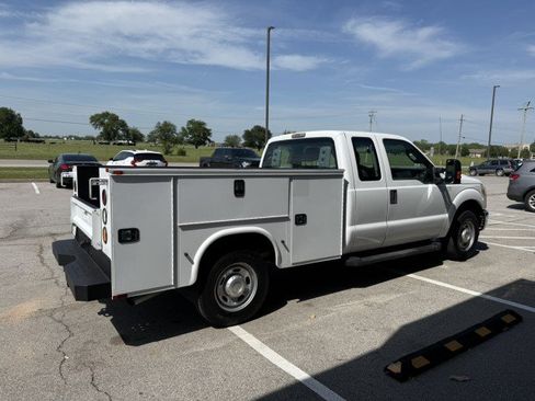 Used 2016 Ford F250 XL w/ Power Equipment Group RWD image 2
