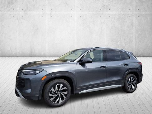 New 2025 Volkswagen Tiguan S image 1