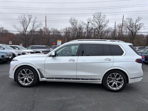 Used 2024 BMW X7 xDrive40i w/ Premium Package image 4
