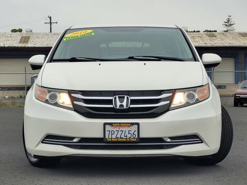 Used 2016 Honda Odyssey SE image 2