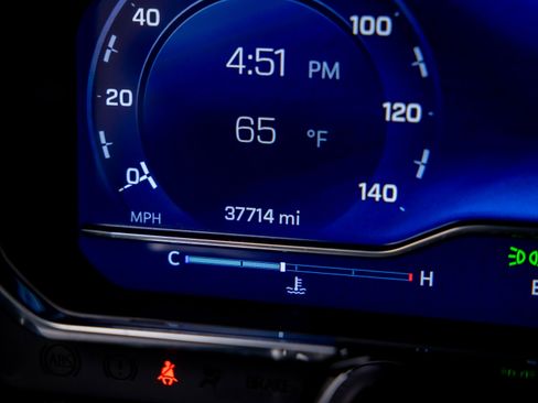 Used 2024 Chevrolet Silverado 2500 ZR2 w/ Technology Package image 37