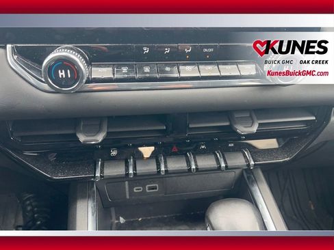 Used 2024 GMC Canyon Elevation w/ Convenience Package image 22