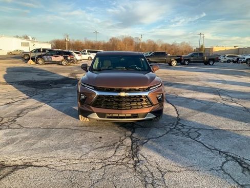 Used 2023 Chevrolet Blazer LT w/ Driver Confidence Package image 3