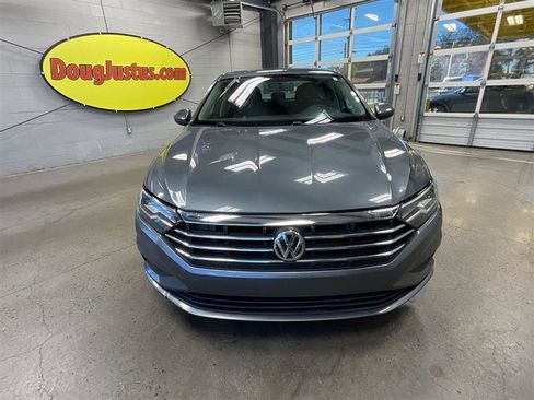 Used 2020 Volkswagen Jetta SE image 8
