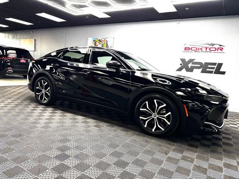 Used 2024 Toyota Crown XLE image 2