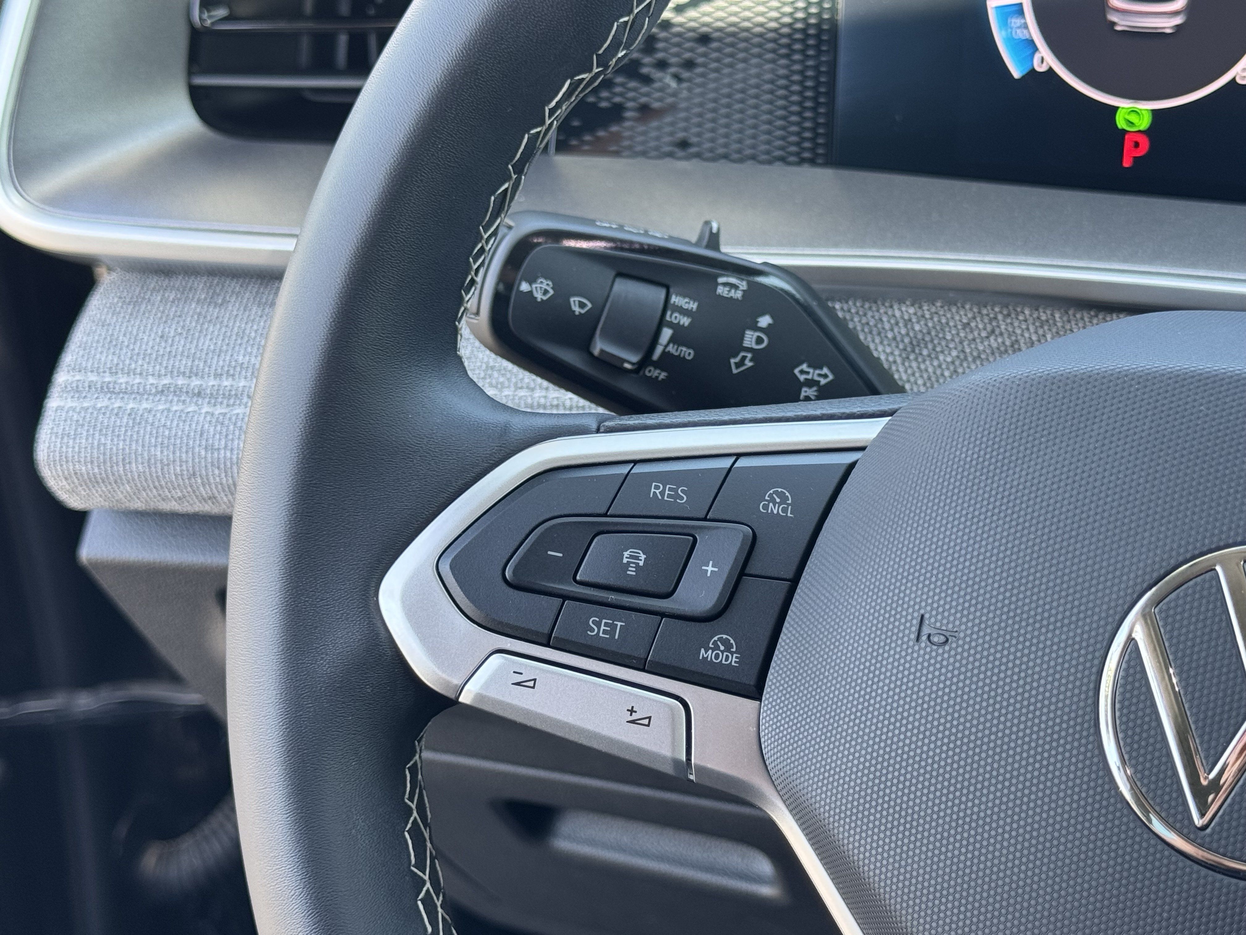 Certified 2025 Volkswagen Tiguan S FWD image 18