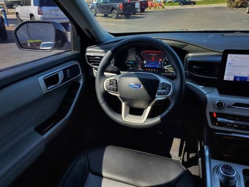 Used 2023 Ford Explorer XLT w/ Equipment Group 202A image 8