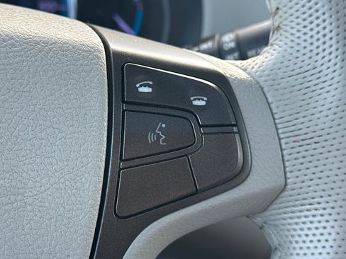 Used 2013 Toyota Sienna XLE image 39