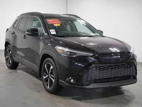 Certified 2025 Toyota Corolla Cross AWD Hybrid w/ Convenience Package image 3