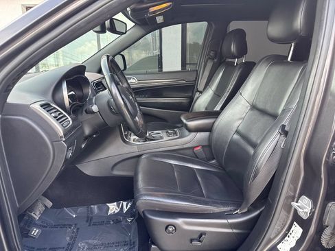 Used 2019 Jeep Grand Cherokee Limited AWD/4WD image 15