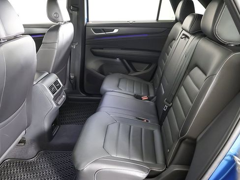 New 2024 Volkswagen Atlas Cross Sport SEL R-Line image 38