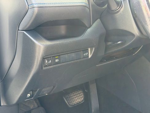 Used 2019 Toyota RAV4 XSE w/ Carpet Mat Package AWD/4WD image 12