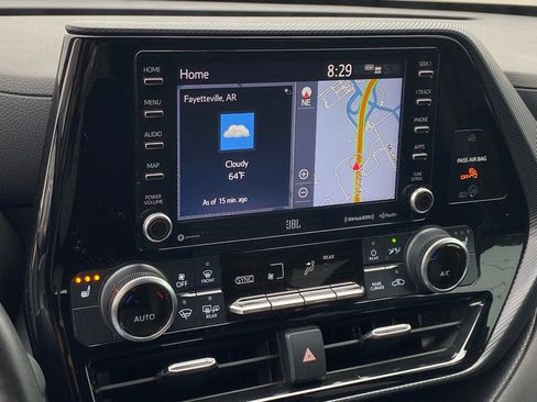 Used 2021 Toyota Highlander XSE FWD image 15