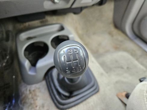 Used 1997 Isuzu Hombre S image 18