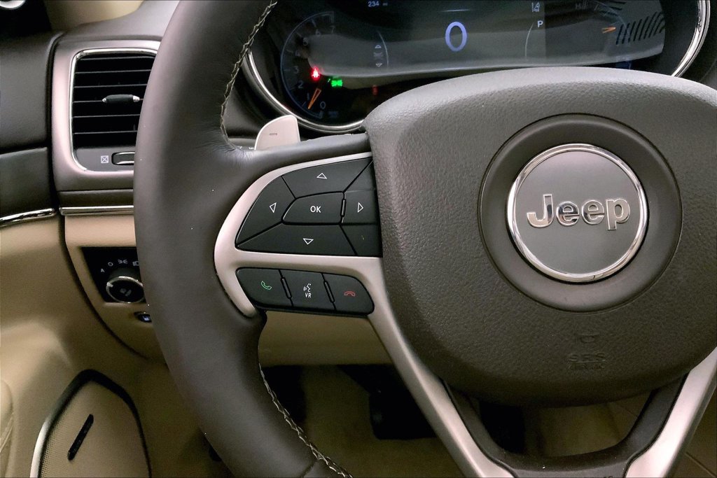 Used 2018 Jeep Grand Cherokee Overland AWD/4WD image 18