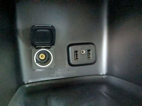 Used 2017 GMC Acadia Denali w/ Technology Package image 23