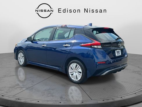 Used 2023 Nissan Leaf S image 5