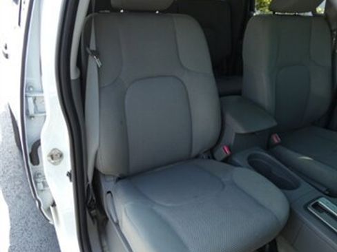 Used 2016 Nissan Frontier SV AWD/4WD image 46