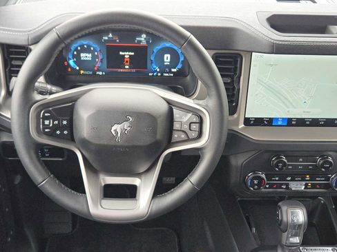 Used 2025 Ford Bronco Outer Banks image 26