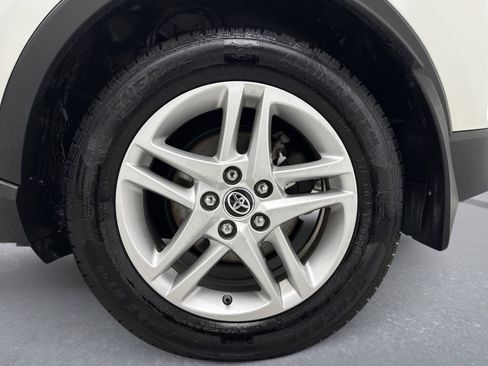 Used 2021 Toyota C-HR LE image 23