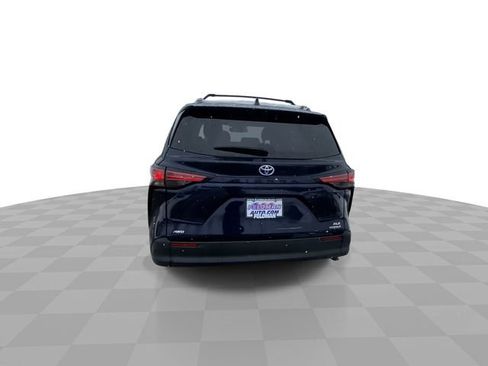 Used 2022 Toyota Sienna XLE w/ XLE Plus Package image 7