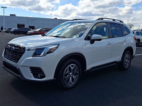 Certified 2023 Subaru Forester Premium image 3