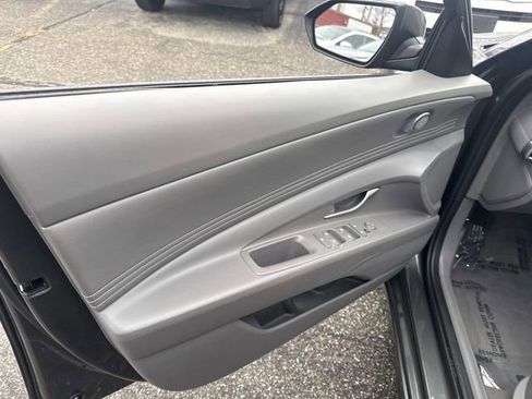 Certified 2024 Hyundai Elantra SEL w/ Convenience Package image 18