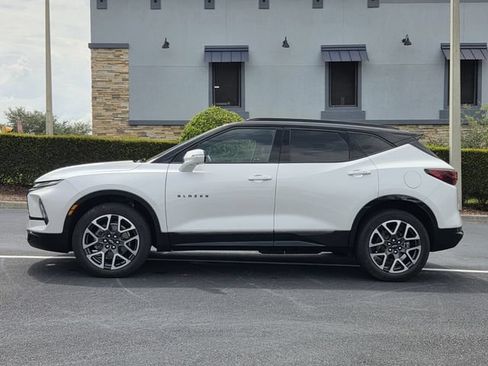 Used 2024 Chevrolet Blazer RS w/ Driver Confidence II Package FWD image 3