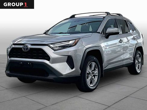 Used 2022 Toyota RAV4 XLE w/ Convenience Package AWD/4WD image 1