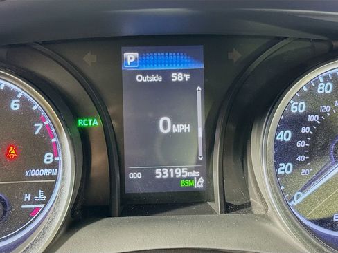 Used 2018 Toyota Camry SE w/ Moonroof Package image 17