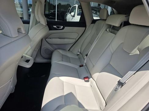 Used 2024 Volvo XC60 B5 Plus w/ Protection Package Premier AWD/4WD image 11
