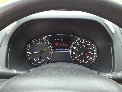 Used 2019 Nissan Pathfinder S AWD/4WD image 21