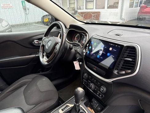 Used 2015 Jeep Cherokee Latitude image 9