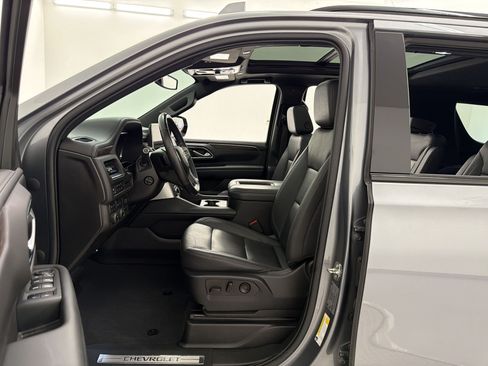 Used 2022 Chevrolet Tahoe Z71 w/ Luxury Package AWD/4WD image 5