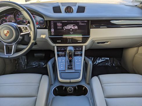 Certified 2019 Porsche Cayenne image 17