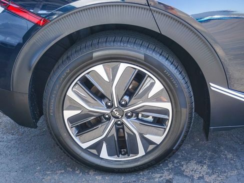 Certified 2024 Kia EV6 Light RWD image 9