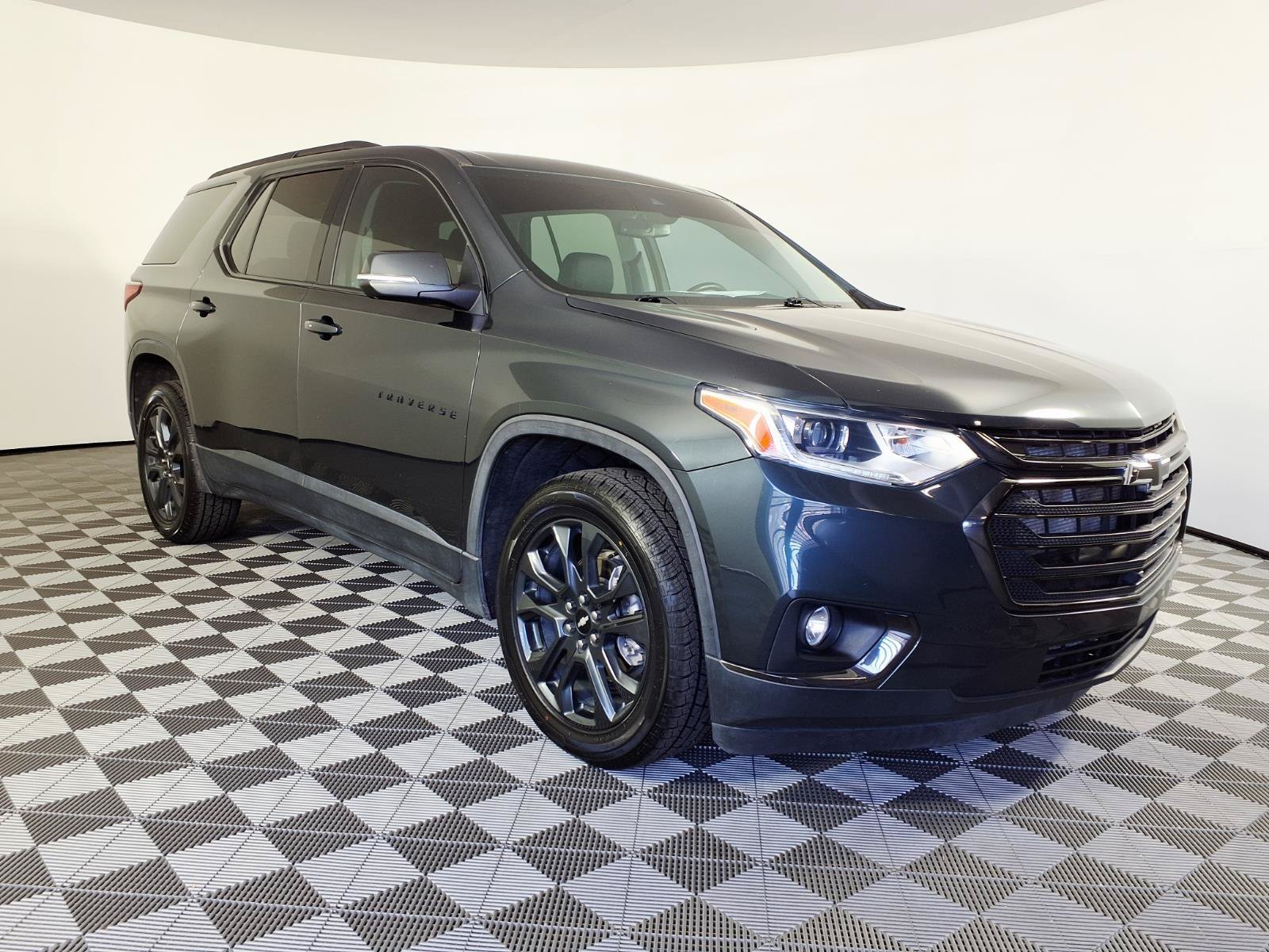 Used 2021 Chevrolet Traverse RS FWD image 3