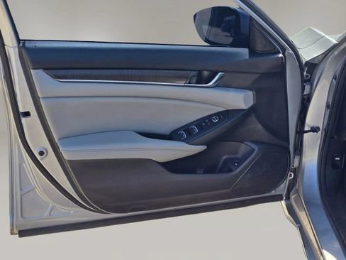 Used 2020 Honda Accord EX image 10