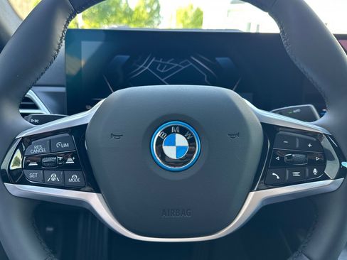 Used 2025 BMW i4 eDrive40 image 29