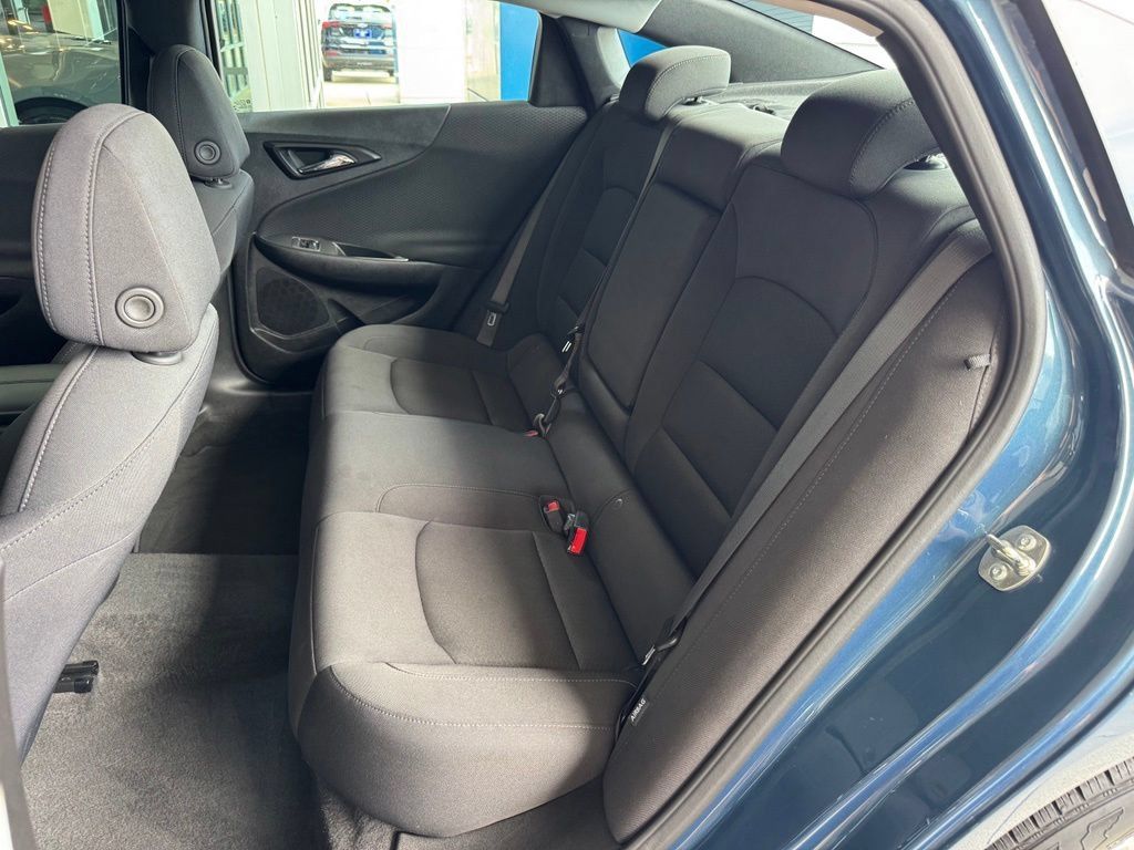 Used 2025 Chevrolet Malibu LT FWD image 19