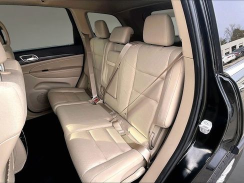 Used 2022 Jeep Grand Cherokee Laredo E image 27